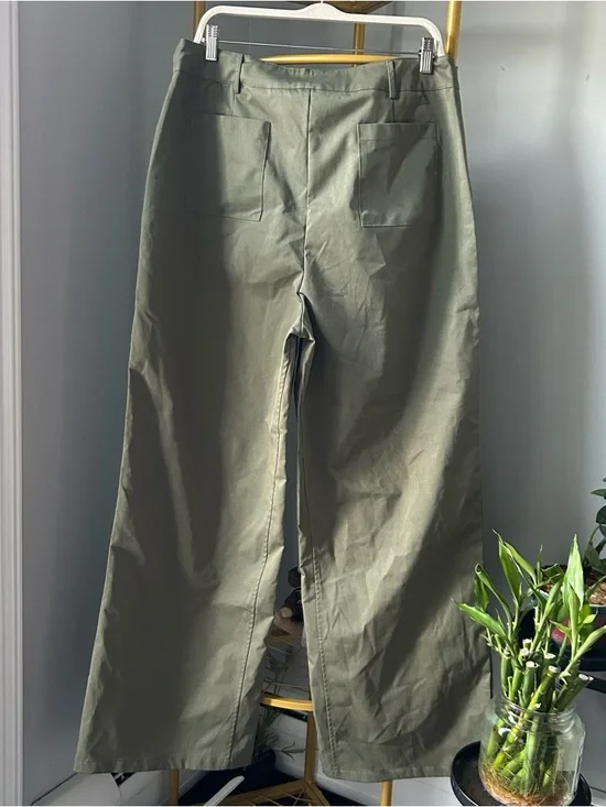 PrettyLittleThing Plus Olive Khaki twill high waist Cargo Trousers size 12 NEW - Picture 3 of 8